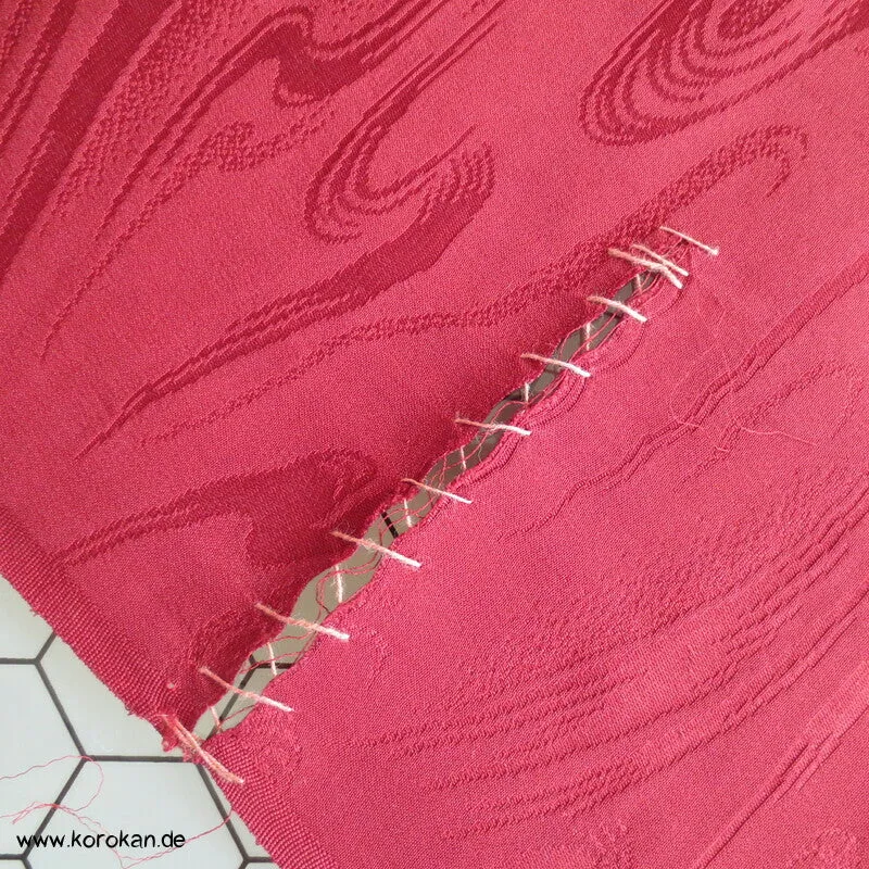 weinrote Wellen Rinzu Damast Seide Araihari Kimono