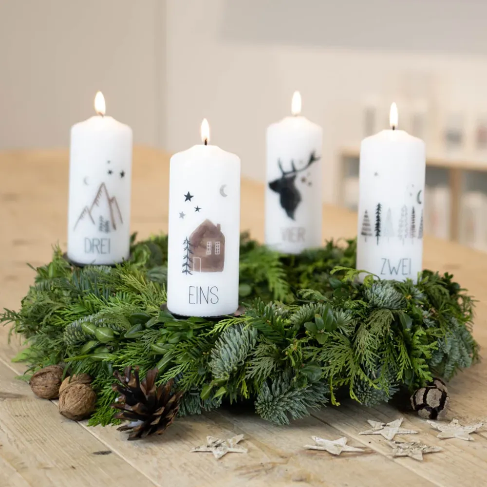 Adventskerzen mit Zahlen - Zuhause