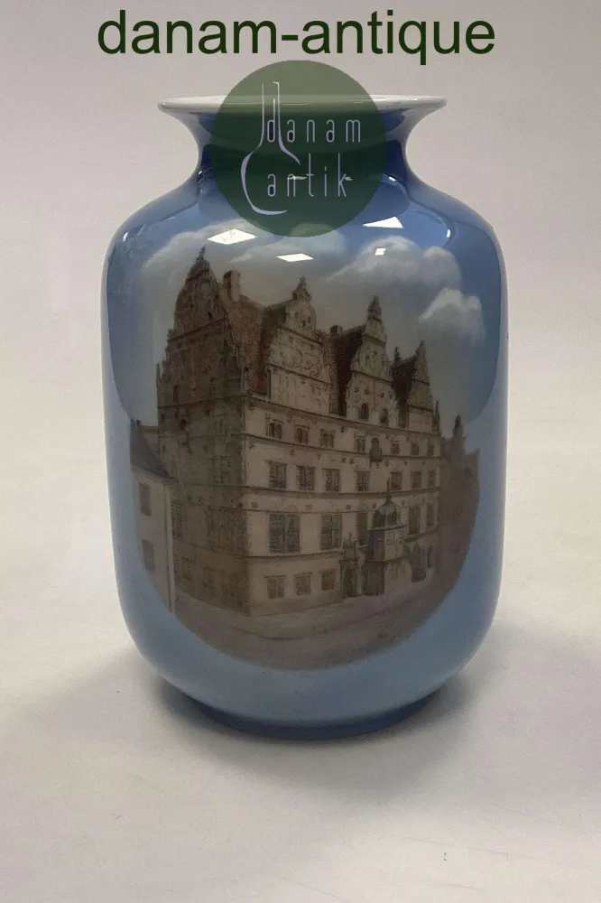 Bing og Grøndahl Vase No. 1303/5463 - Jens Bang´s Hus i Aalborg