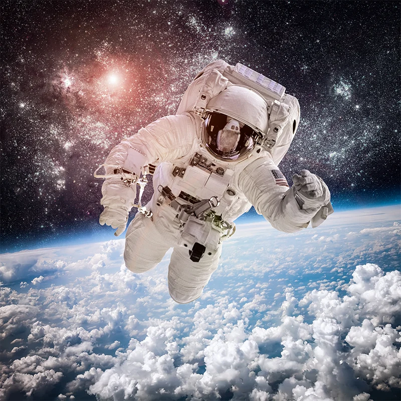 Futuristisches Astronauten-Wandbild, Vliesstoff-Textur, schmutzabweisende schwarze Wandkunst für Schlafzimmer Clearhalo