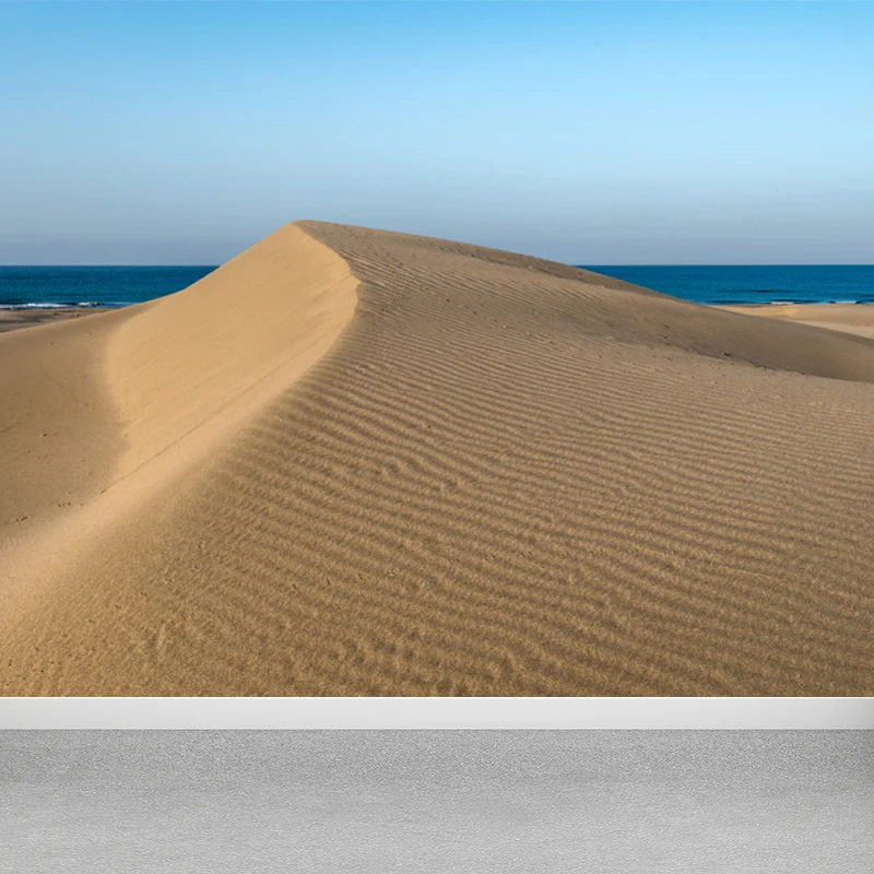 Gelbe moderne Wandtattoo-Wandkunst mit großer Sanddüne und entfernter Meeresskyline für das Wohnzimmer Clearhalo