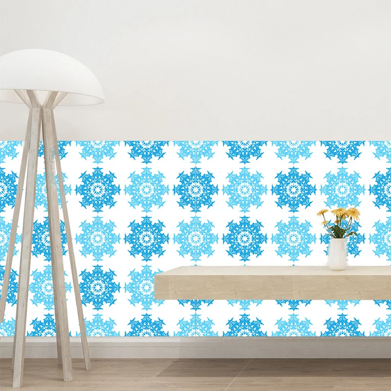 Selbstklebende Schneeflocken-Tapetenpaneele, 18 Stück, moderne PVC-Wandkunst, 2,4 m L x 20,3 cm B Clearhalo