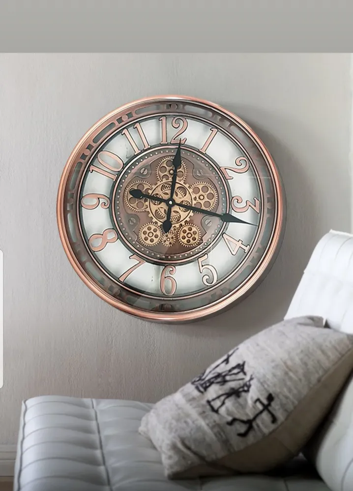 Epoque Runde industrielle Wanduhr mit beweglichen Zahnrädern