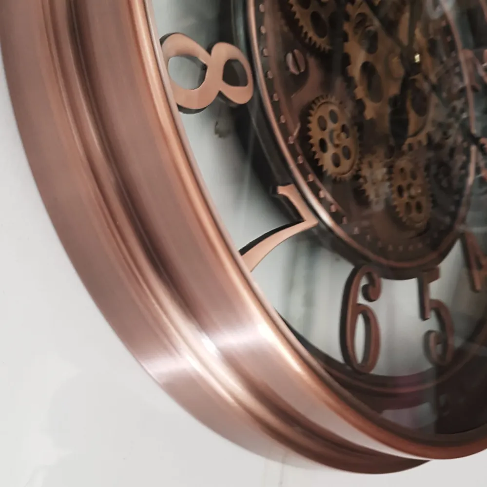 Epoque Runde industrielle Wanduhr mit beweglichen Zahnrädern