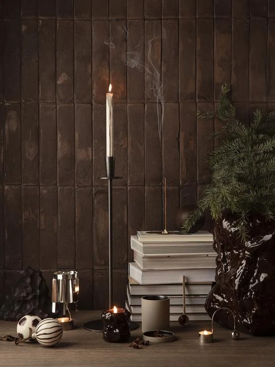 Hoy Casted Candle Holder Black