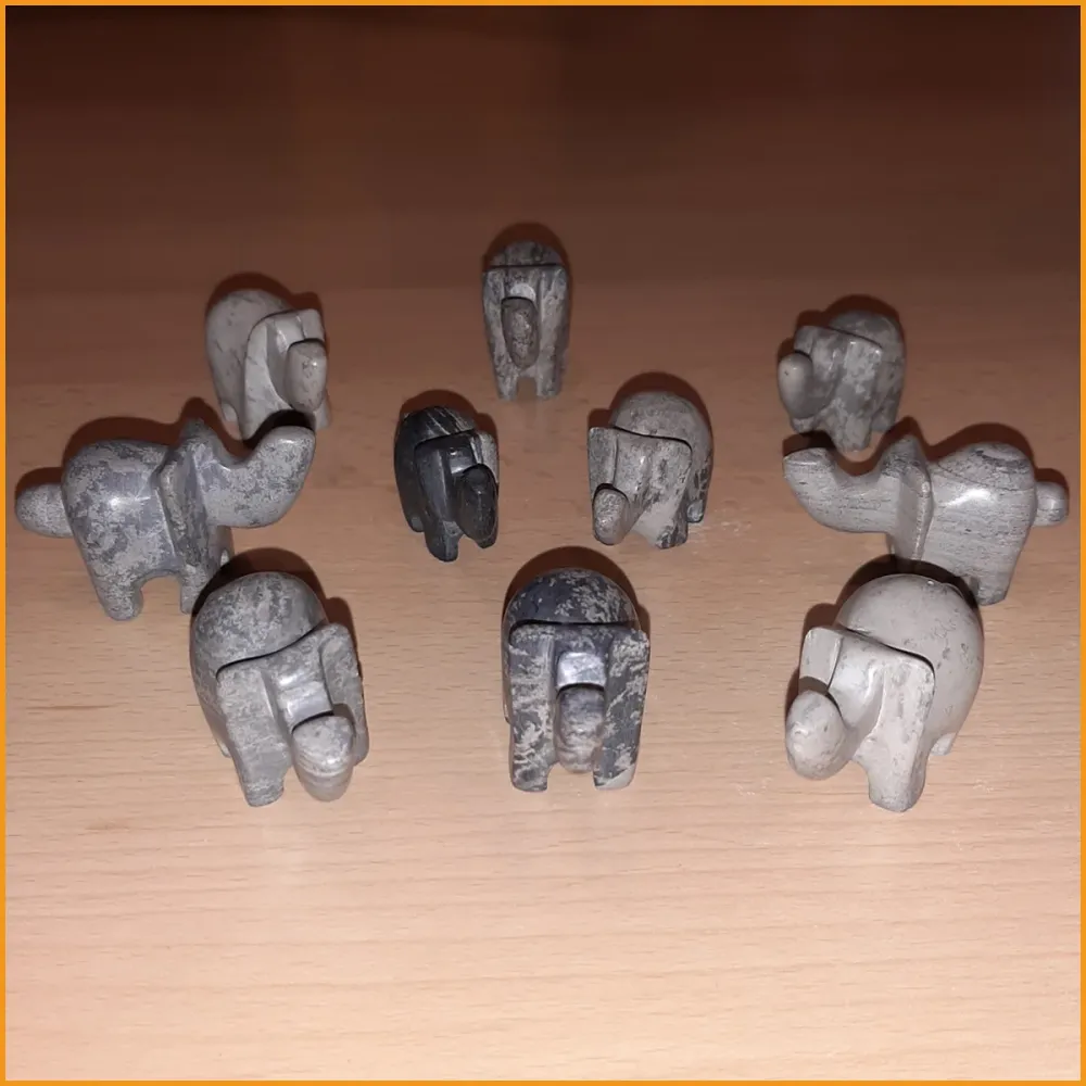 Kleiner ELEFANT Speckstein - Mini Figur - Handarbeit aus Stein