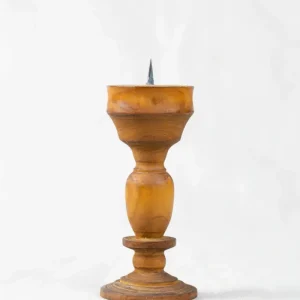 kleiner Kerzenständer aus Holz