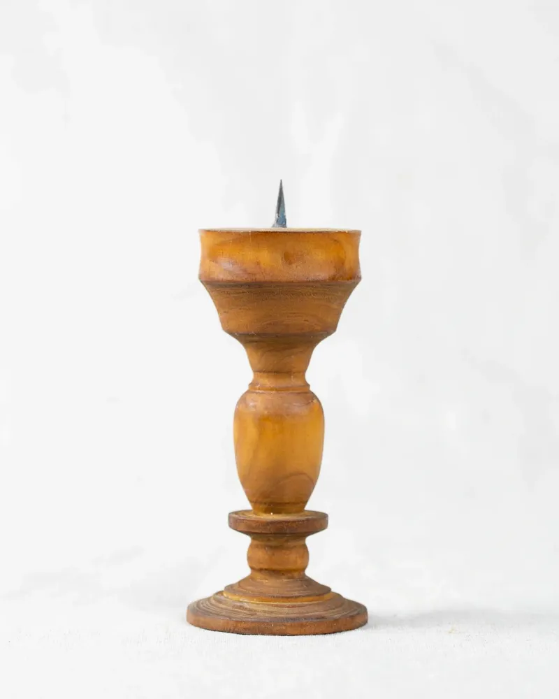 kleiner Kerzenständer aus Holz