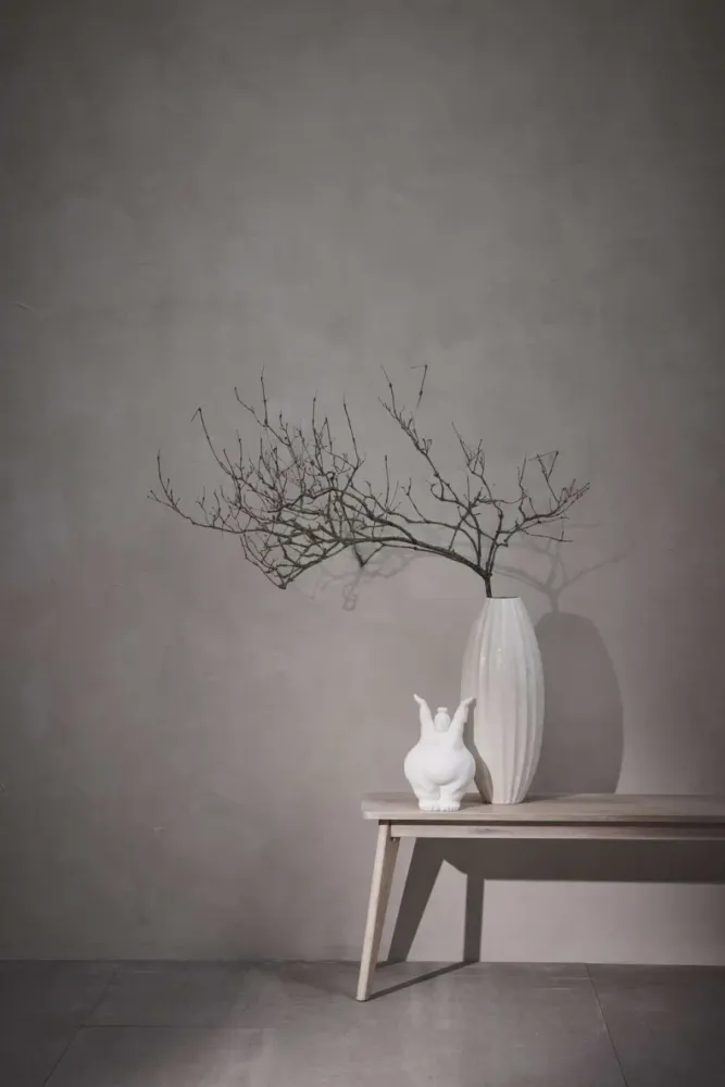 Lene Bjerre | Dekovase „Esme“ off white – handgefertigte Keramikvase mit Reliefstruktur (H51 cm)