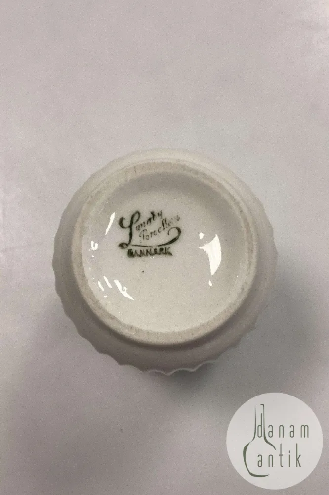 Lyngby Vase, Weiß gerillte Form ca. 8cm.