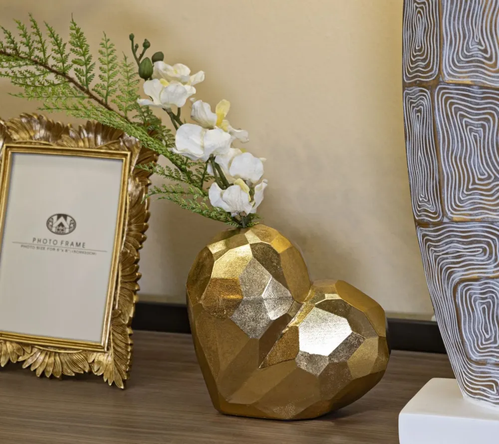 Goldene herzförmige Vase – Kubistischer quadratischer Dekorationsstil Mauro Ferretti