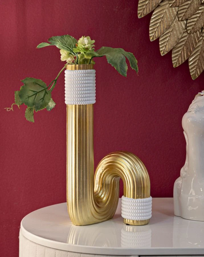 Goldene und weiße Vase aus geschwungenem Kunstharz – Elegantes Design mit weichen Linien Mauro Ferretti