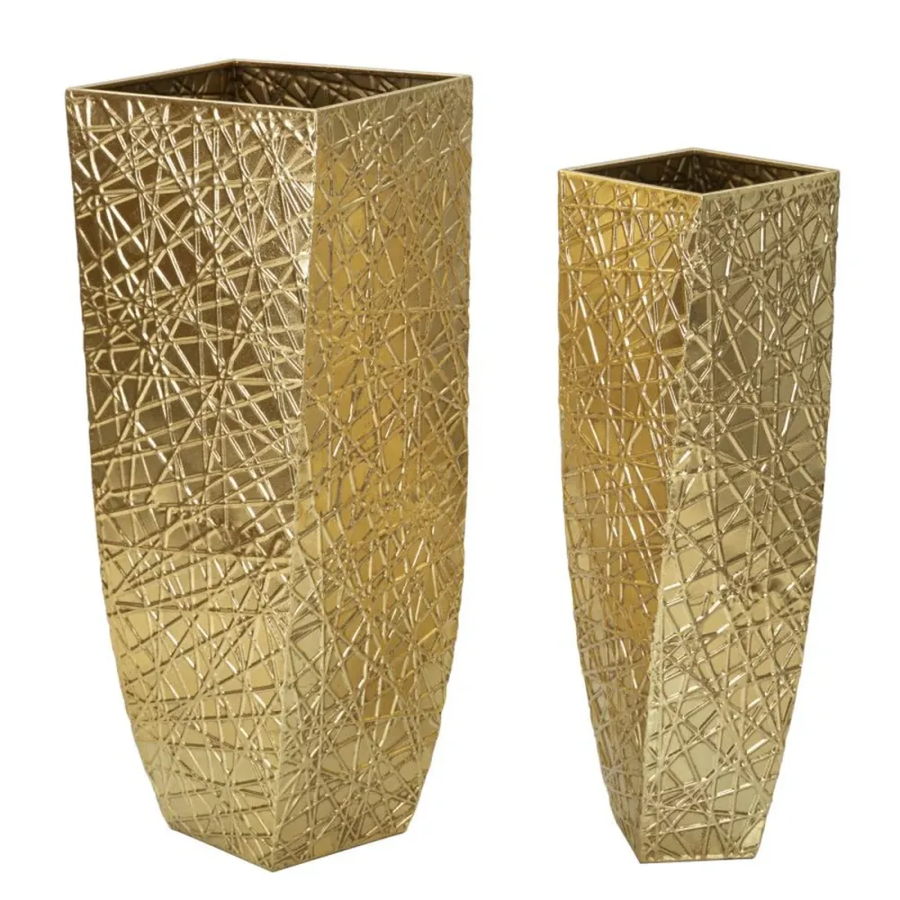 Set aus 2 eleganten goldenen Vasen mit linearer Reliefstruktur Mauro Ferretti