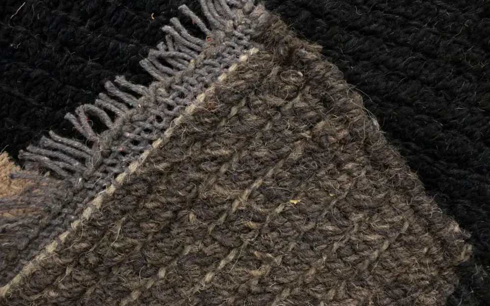 Nepal Teppich 140 x 70 cm - mehrfarbig