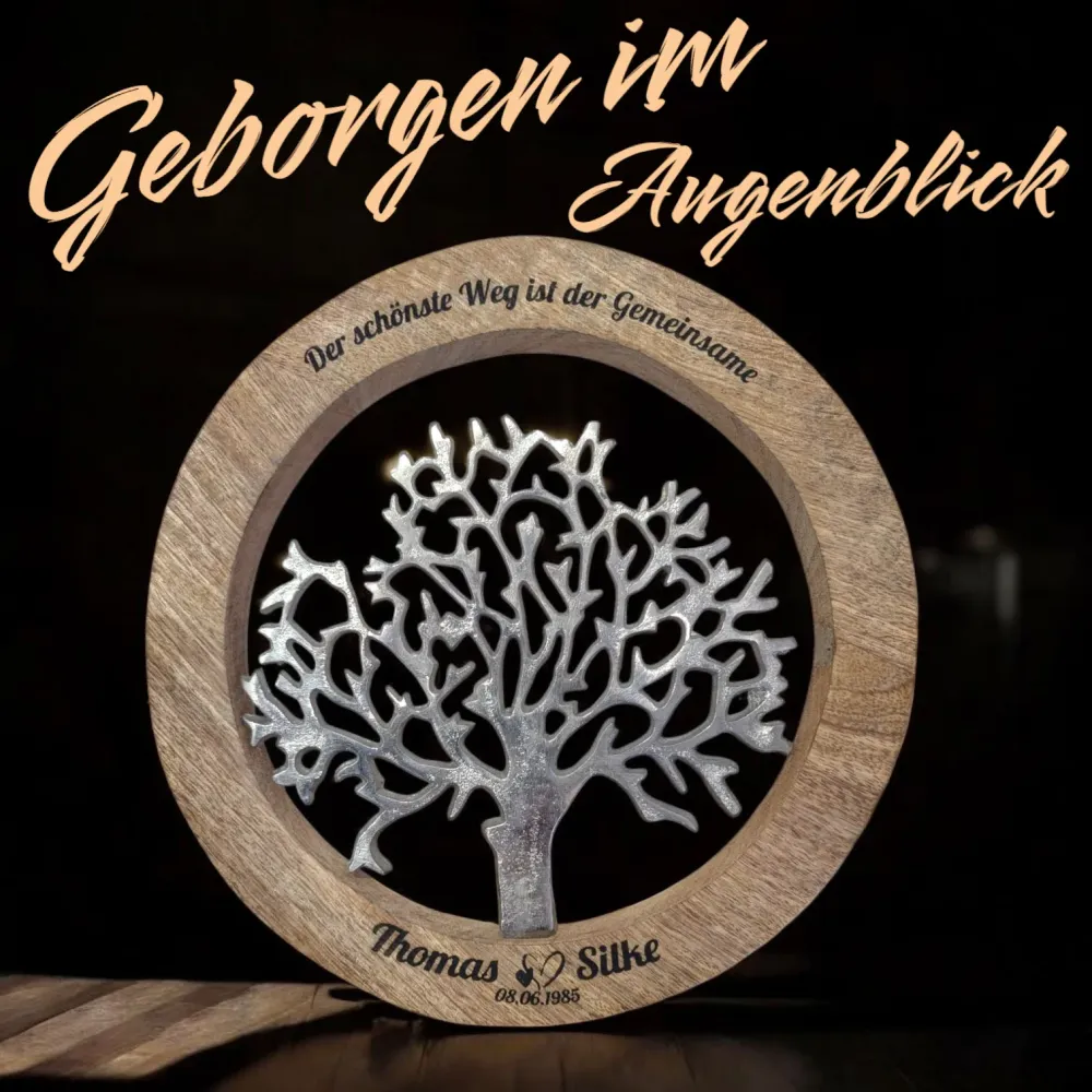 personalisierte Wanddeko Lebensbaum 25cm im gravierten Holzrahmen