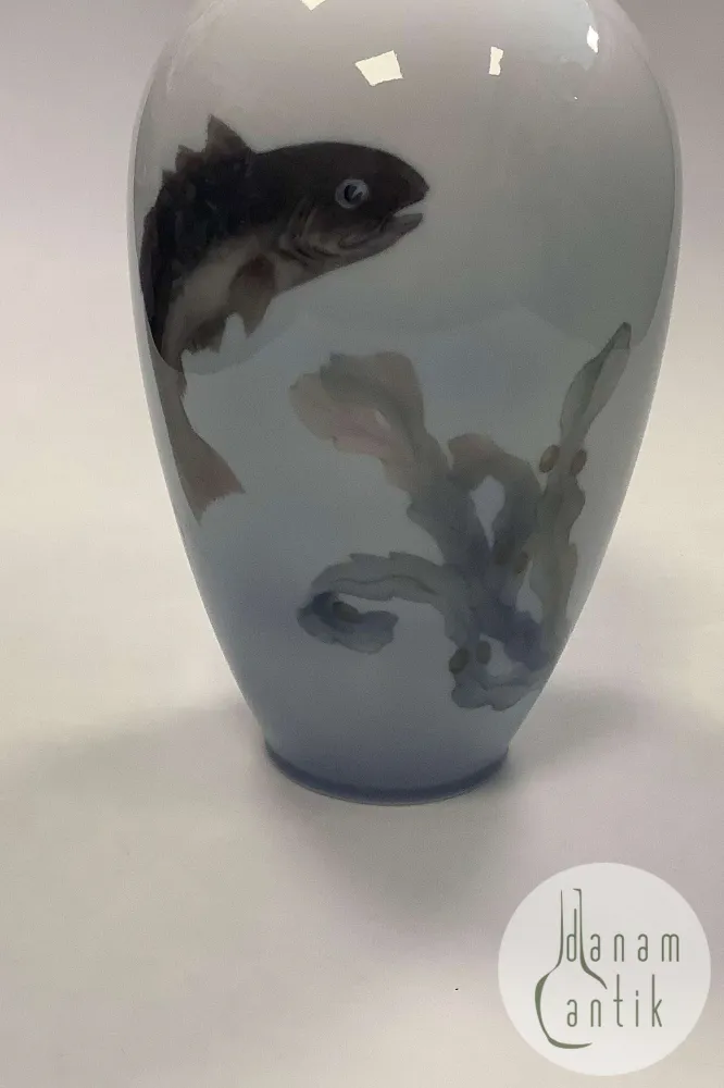 Royal Copenhagen Art Nouveau vase No. 258/47D med Fisk og Tang