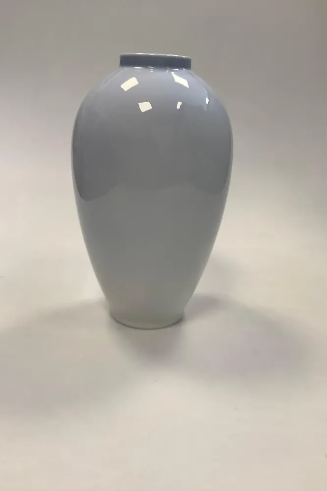 Royal Copenhagen Art Nouveau vase No. 53/47D med Blomster