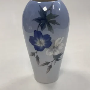 Royal Copenhagen Art Nouveau Vase med Blå og Hvid Blomster motiv No. 2679/295