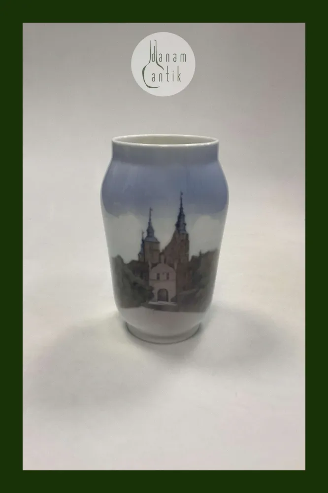 Royal Copenhagen Art Nouveau Vase - Rosenborg Slot No. 4567