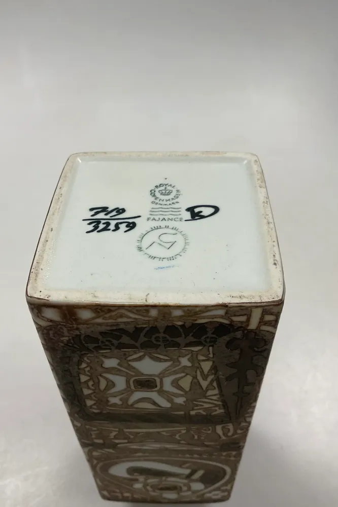 Royal Copenhagen Baca Vase No. 719/3259