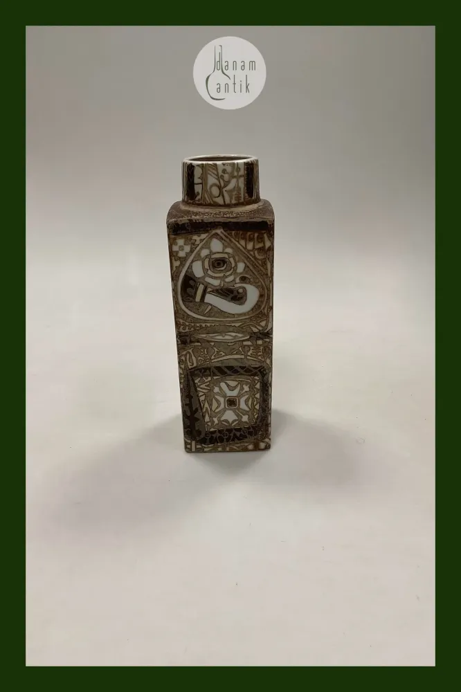 Royal Copenhagen Baca Vase No. 719/3259