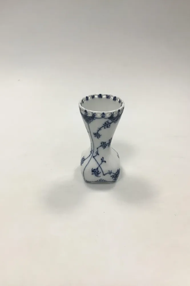 Royal Copenhagen Blaue geriffelte Vase mit Spitze Nr. 1162