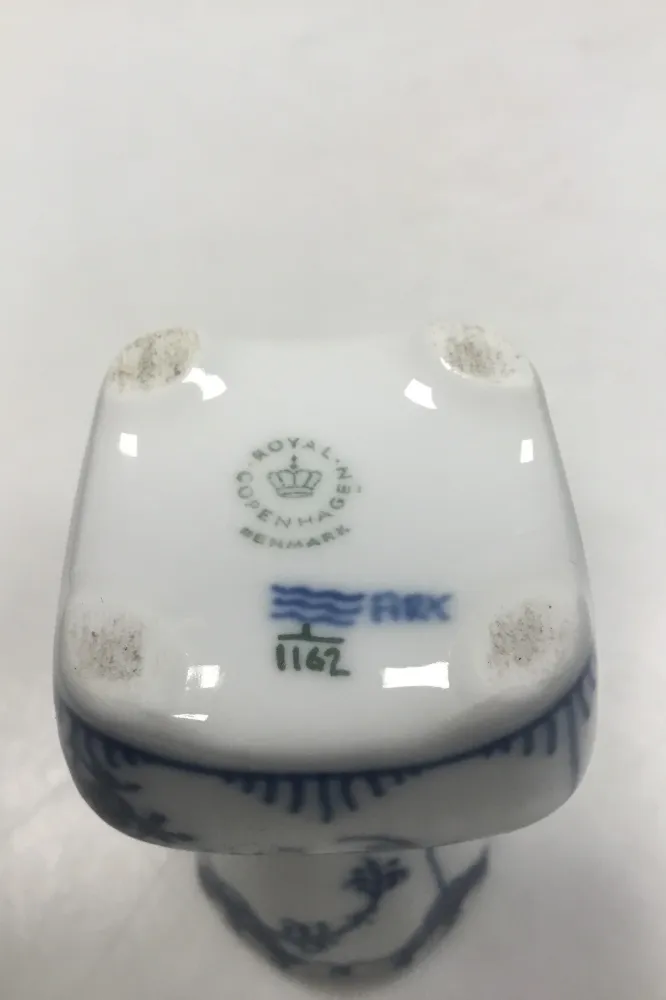 Royal Copenhagen Blaue geriffelte Vase mit Spitze Nr. 1162