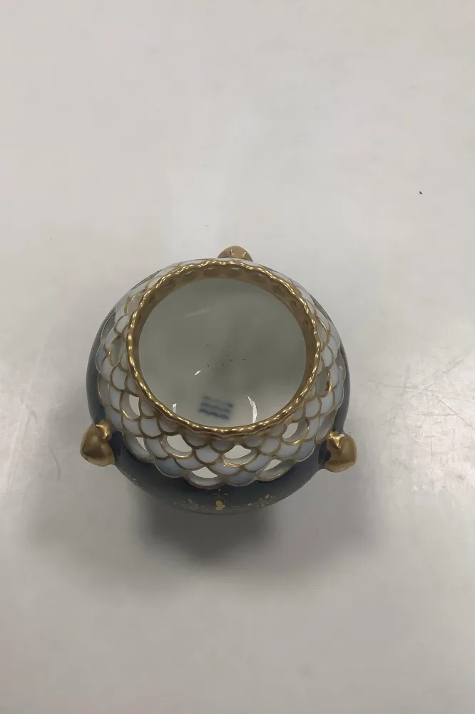 Royal Copenhagen Blaue kannelierte kleine Vase Nr. 1043 seltenem Dunkelblau und Gold