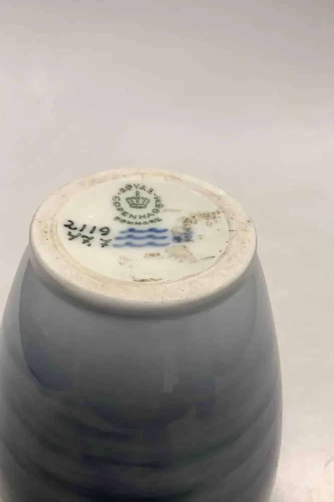 Royal Copenhagen Jugendstil-Vase Nr. 2119 / 477