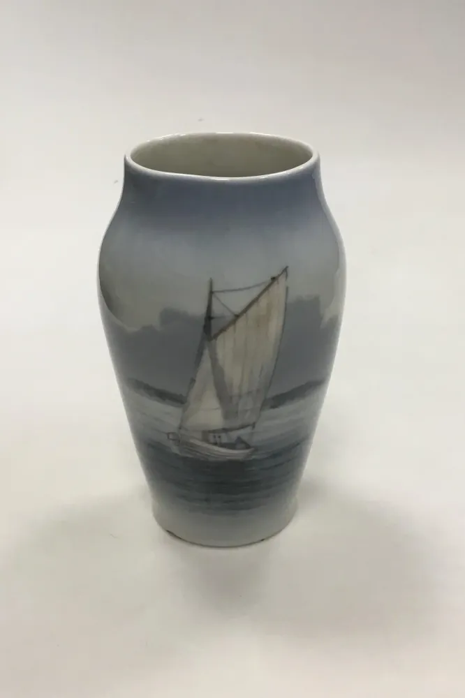 Royal Copenhagen Jugendstil-Vase Nr. 2901/2037