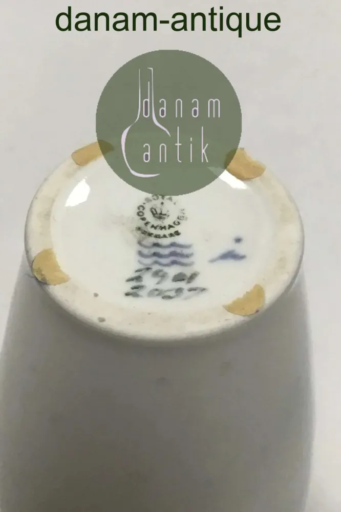 Royal Copenhagen Jugendstil-Vase Nr. 2901/2037