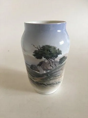 Royal Copenhagen Jugendstil-Vase mit Landschaftsmotiv Nr. 2854/3604