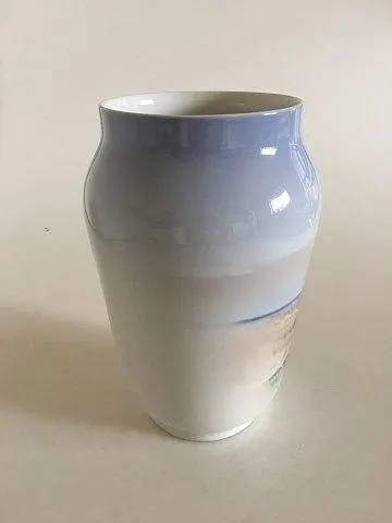 Royal Copenhagen Jugendstil-Vase mit Landschaftsmotiv Nr. 2854/3604