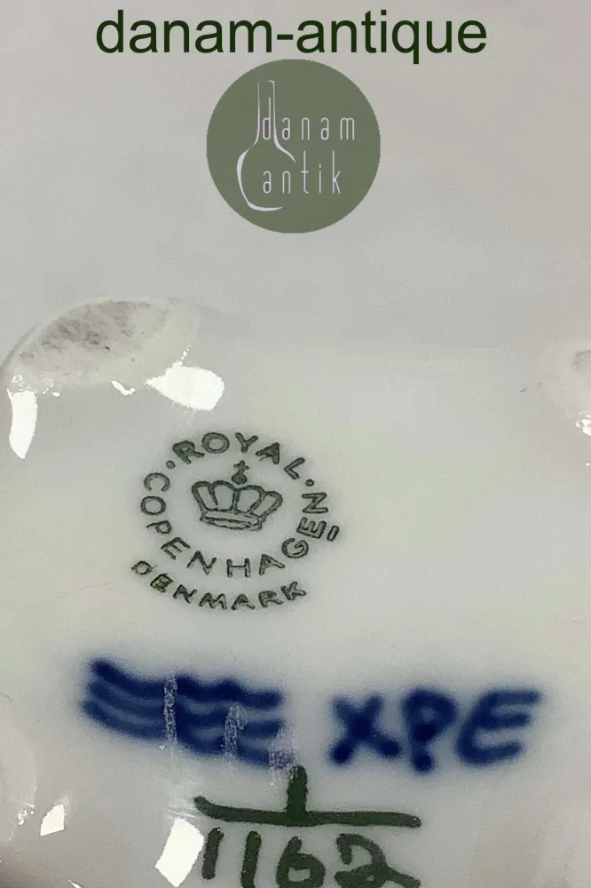 Royal Copenhagen Muschelmalet Helblonde Kleine Vase Nr. 1062