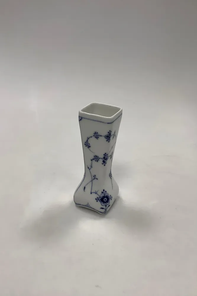 Royal Copenhagen Muschelmalet Riftet Vase Nr. 438