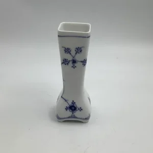Royal Copenhagen Musselmalet Riftet vase No 438