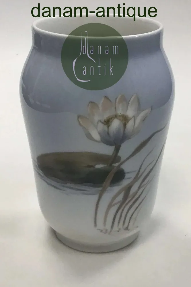 Royal Copenhagen Vase Nr. 2669/108
