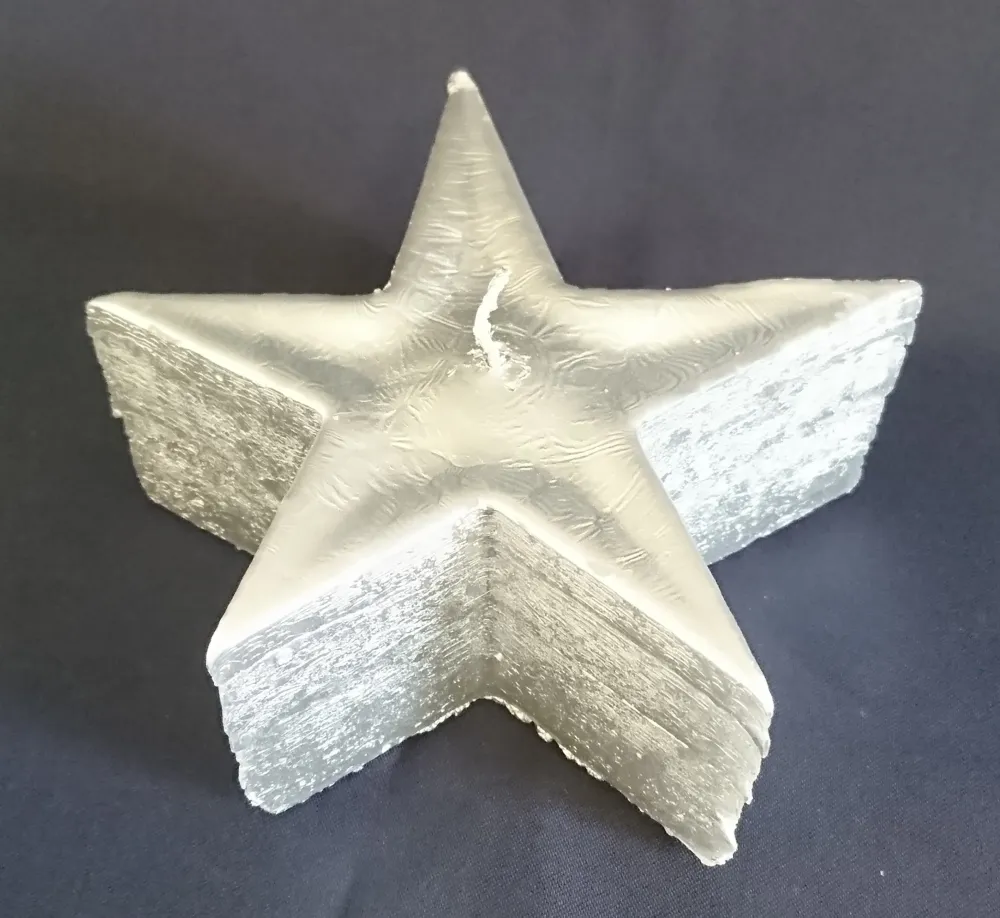 STANDKERZE - Wachs / Kerzenmaterial, Silbernd (Überzogen) Farbend, Handarbeit, Sternform, 1 Docht (G)