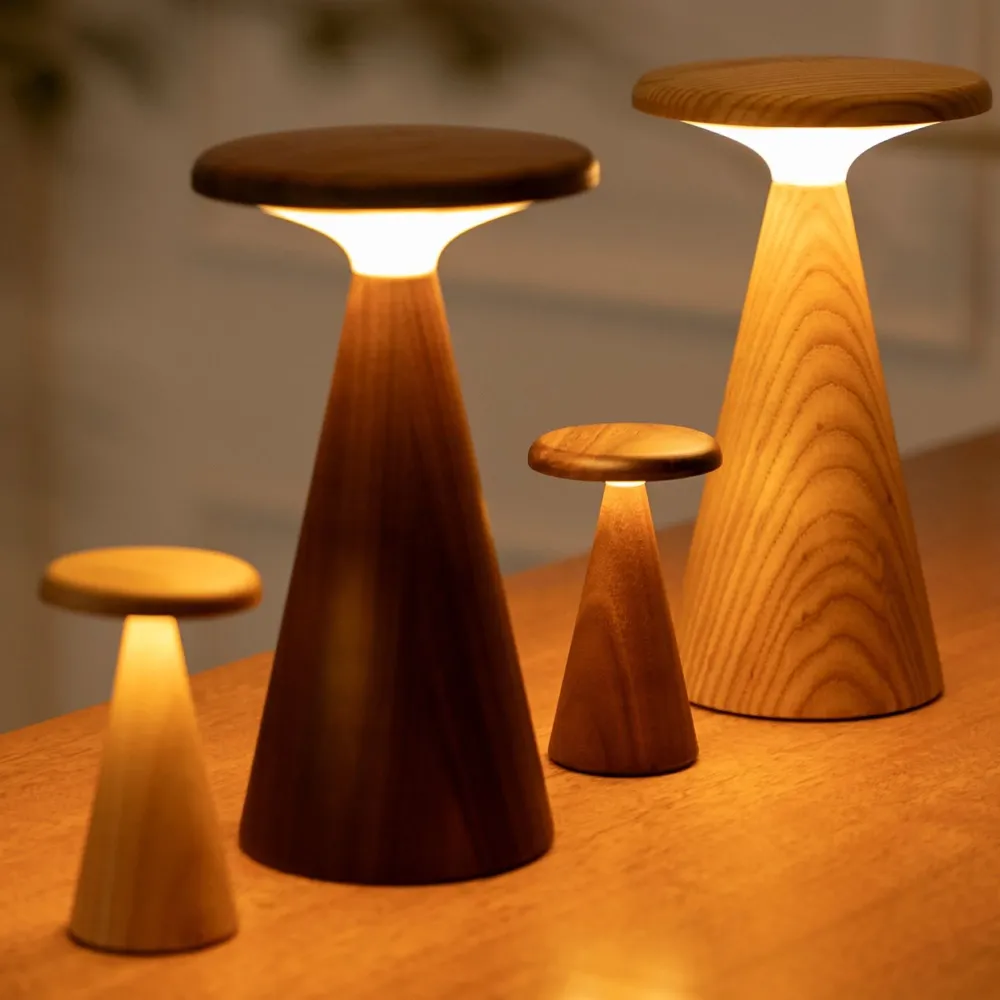 Sylva Tischleuchte - Mini "Walnut" • Gingko