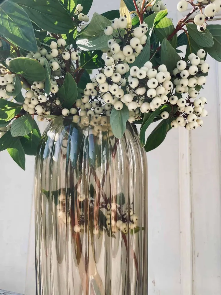 Vase aus geriffeltem Glas