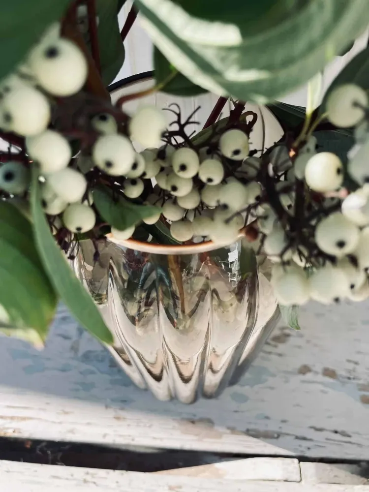 Vase aus geriffeltem Glas