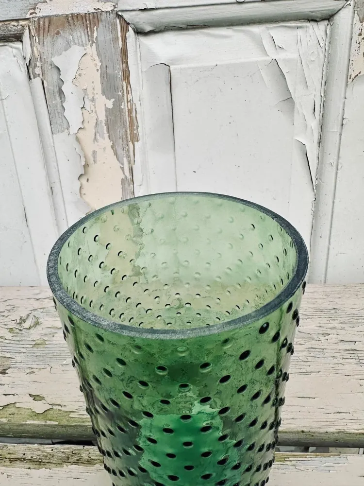 Vase – Green dots