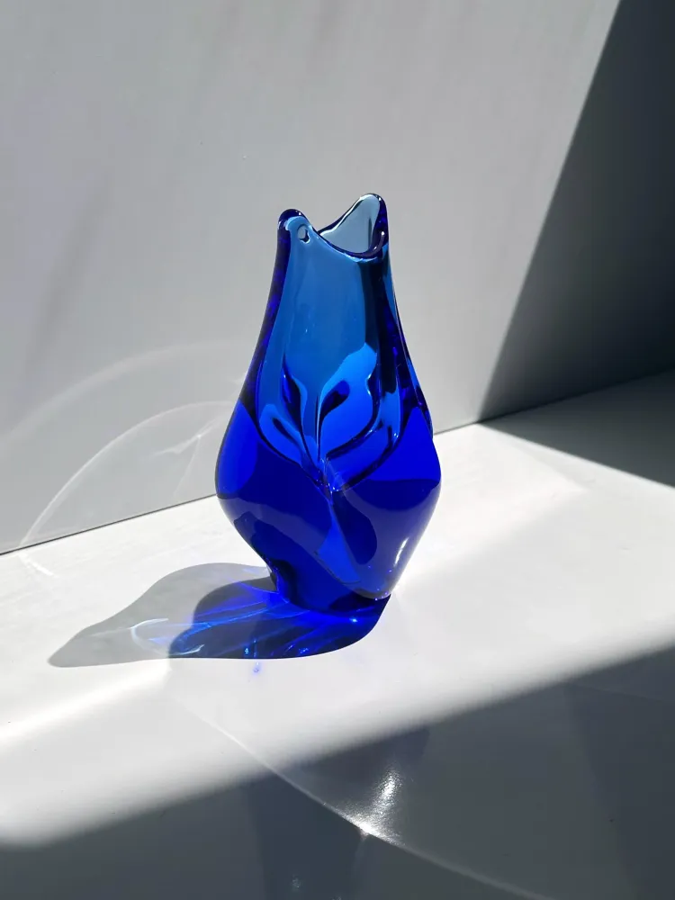 Vintage Mini Glas Vase von Miroslav Klinger Kobalt Blau Solifleur