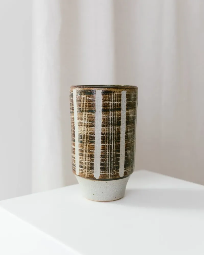 Vintage Studio Keramikvase Relief braun beige Mid Century Design 1960er