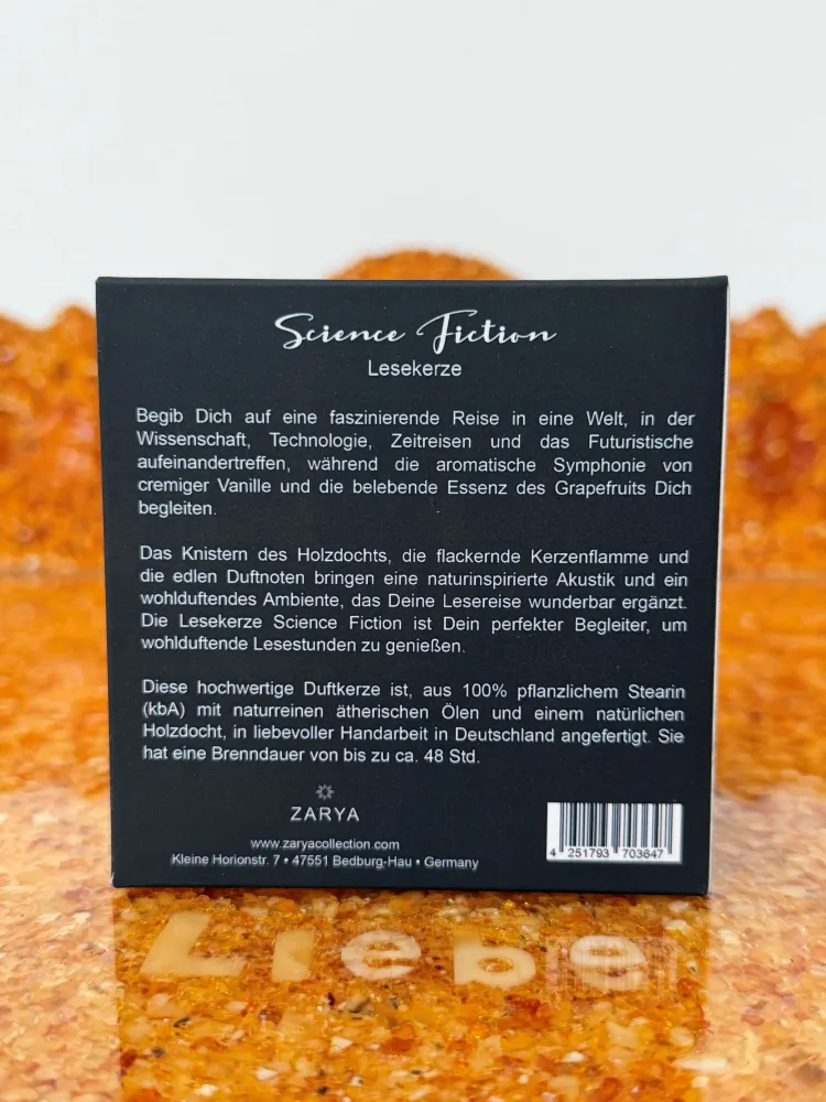 Zarya Book Reader Duftkerze "Science Fiction" – Handgefertigte Lesekerze mit Grapefruit & Vanille
