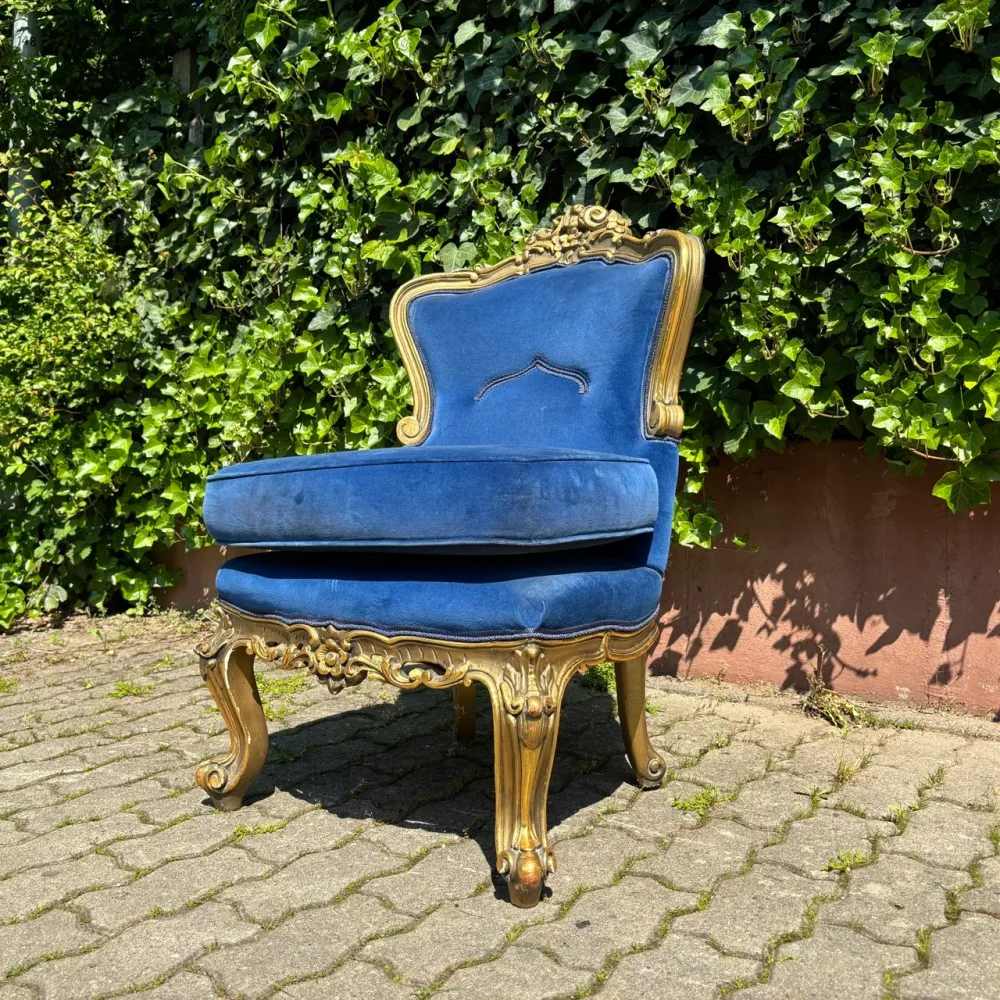 Antiker Sessel | Historismus - Neobarock | blauer Samt & Goldverzierungen