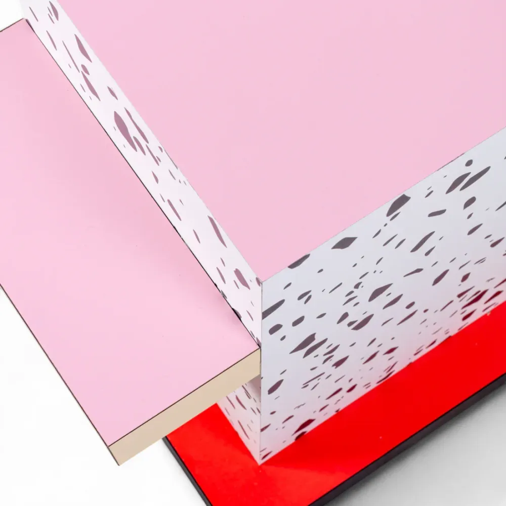 Beistelltisch SUPERSIDE TERRAZZO rosa mit Rot