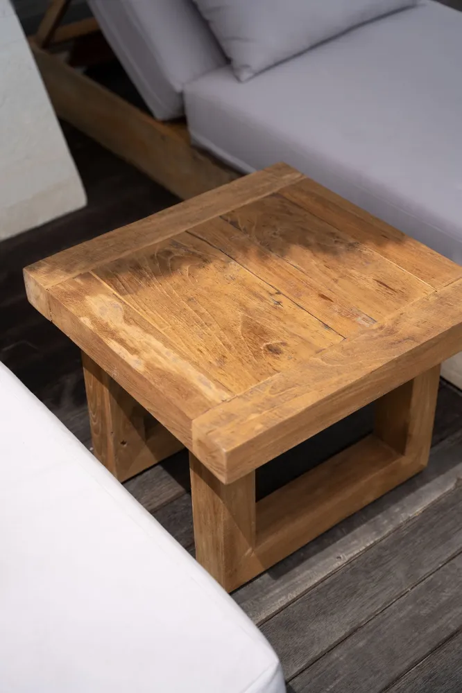 Der Beistelltisch Aus Recyceltem Teakholz - Natur