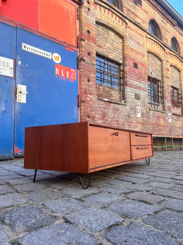 Lowboard Teak auf Hairpinlegs von rt Möbel