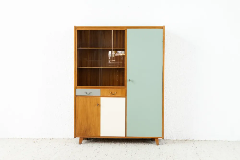 T Möbel Schrank / Vitrine